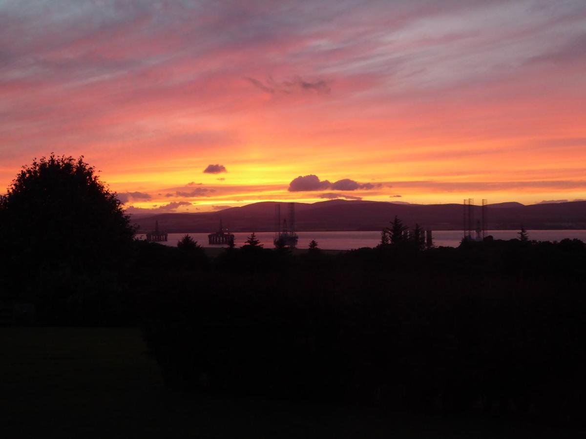 High Fields Bed & Breakfast Cromarty Exterior photo